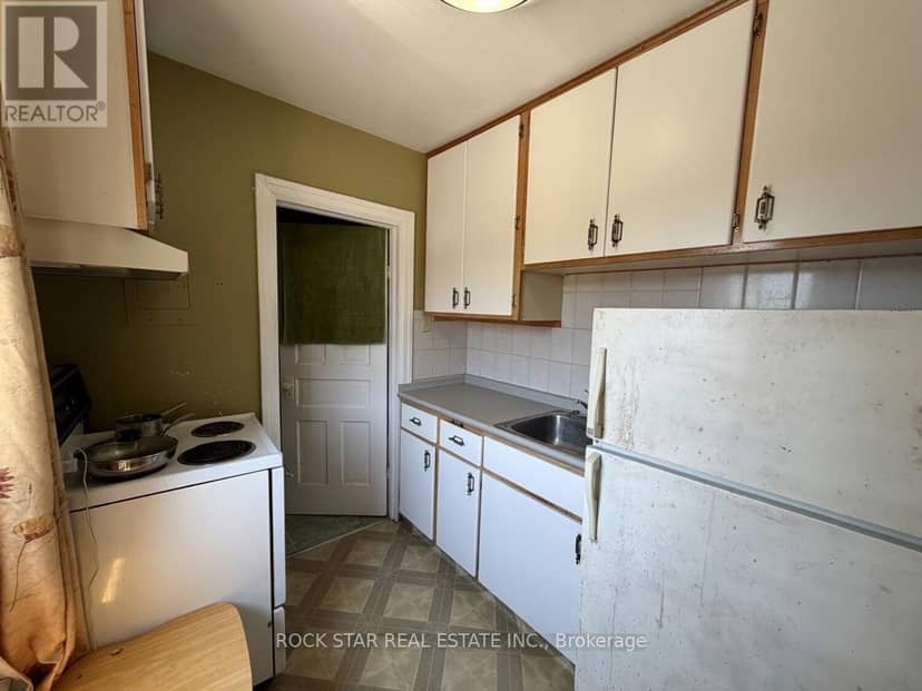 135 Sherwood Drive — photo 33 of 40