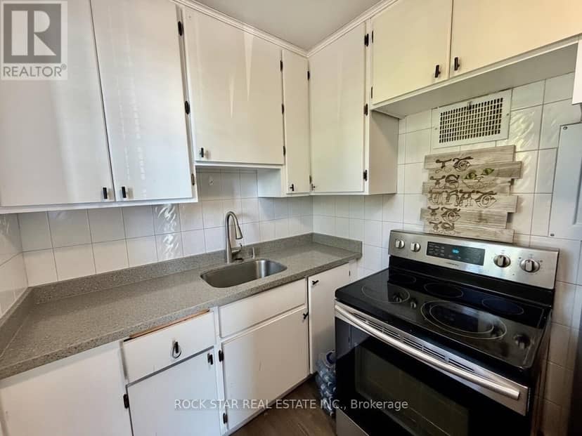 135 Sherwood Drive — photo 19 of 40