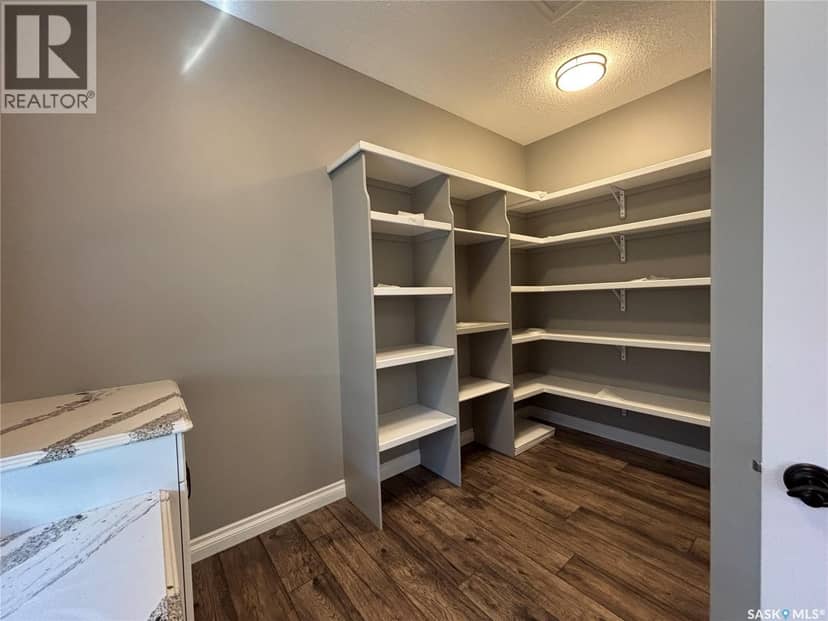 214 Hillside DRIVE — photo 11 of 40