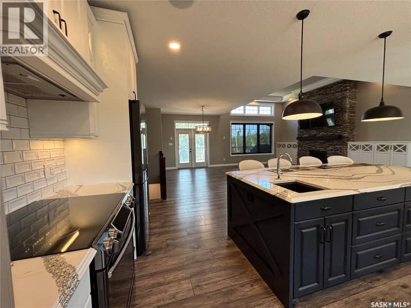214 Hillside DRIVE — photo 9 of 40