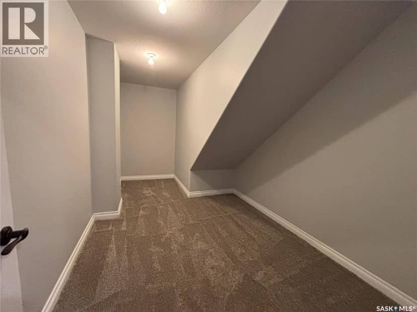 214 Hillside DRIVE — photo 35 of 40