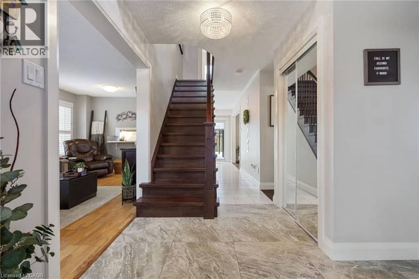 213 FELLOWES Crescent — photo 3 of 40
