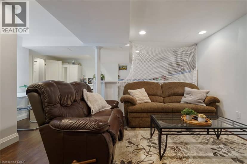 213 FELLOWES Crescent — photo 34 of 40