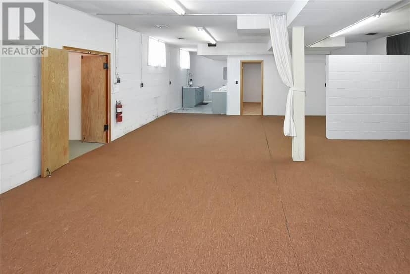 25 Bloor Street — photo 15 of 25