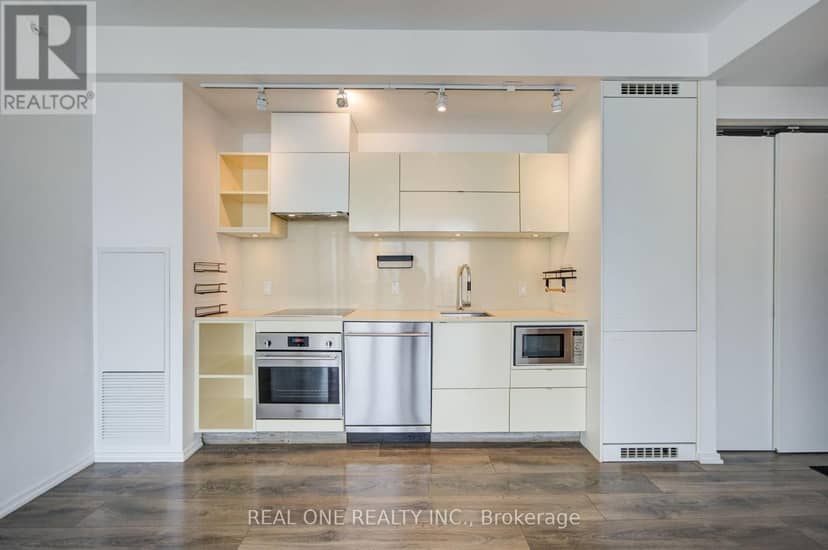 3409 - 125 Peter Street — photo 10 of 28