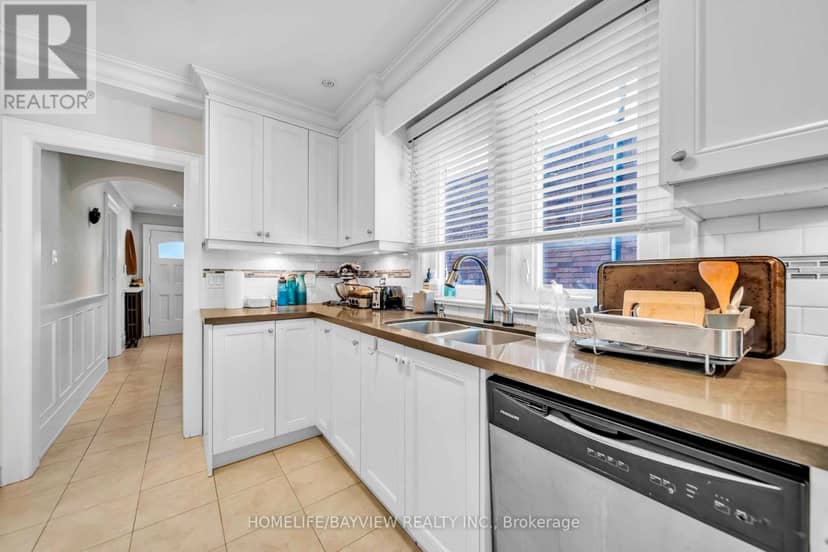 131 Heddington Avenue — photo 11 of 40