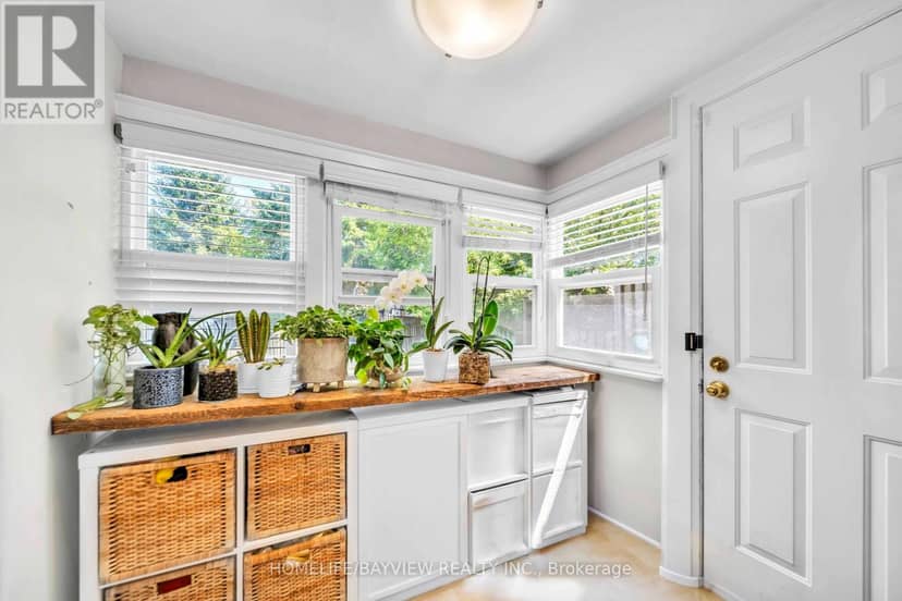 131 Heddington Avenue — photo 12 of 40