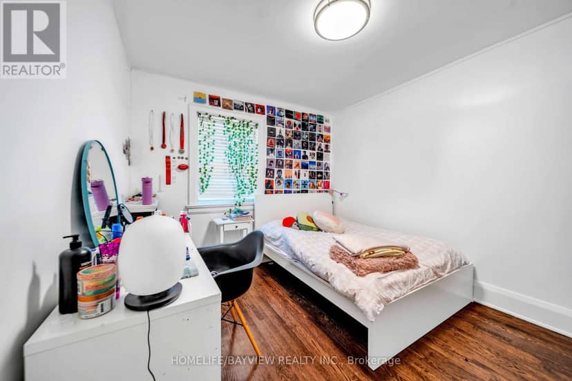 131 Heddington Avenue — photo 15 of 40