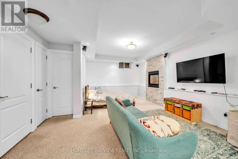 131 Heddington Avenue — photo 17 of 40