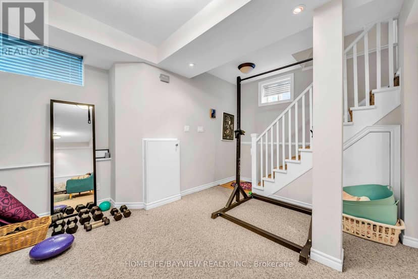 131 Heddington Avenue — photo 21 of 40