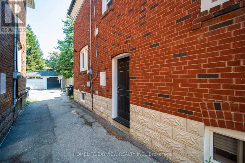 131 Heddington Avenue — photo 32 of 40