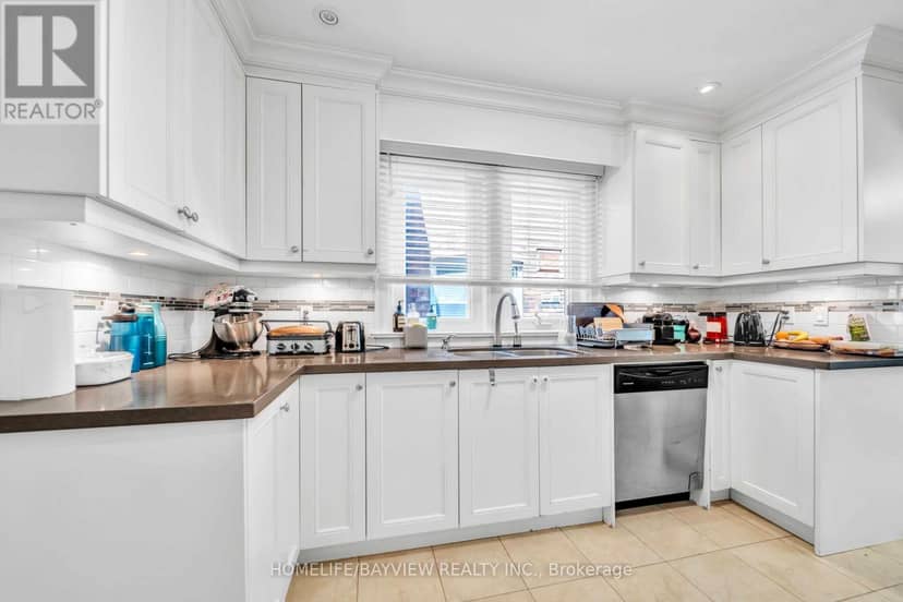 131 Heddington Avenue — photo 9 of 40