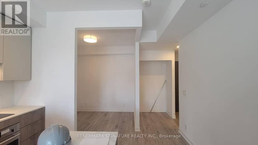1312 - 15 Holmes Avenue — photo 10 of 13