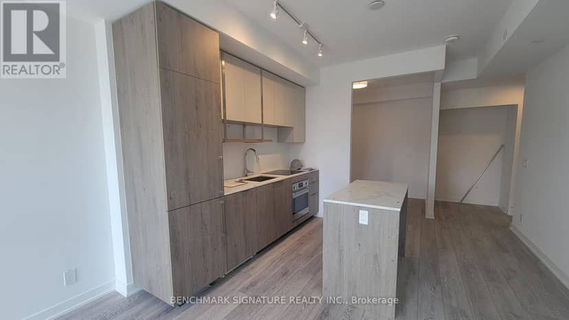 1312 - 15 Holmes Avenue — photo 11 of 13
