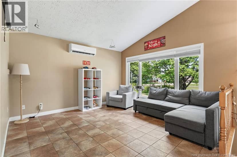 429 Beauport Street — photo 8 of 33