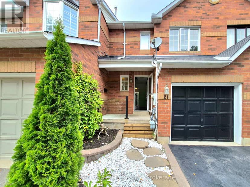 21 McCullock Crescent — photo 2 of 32