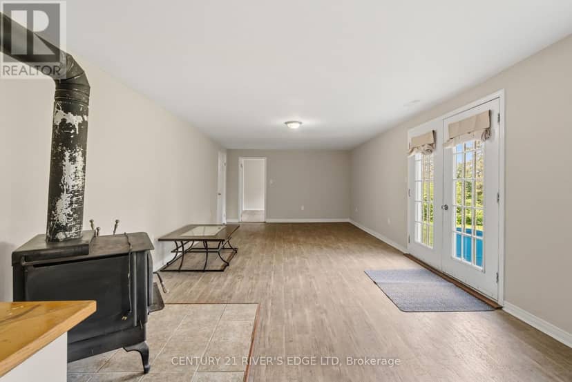 184 8th Line Road — photo 21 of 40
