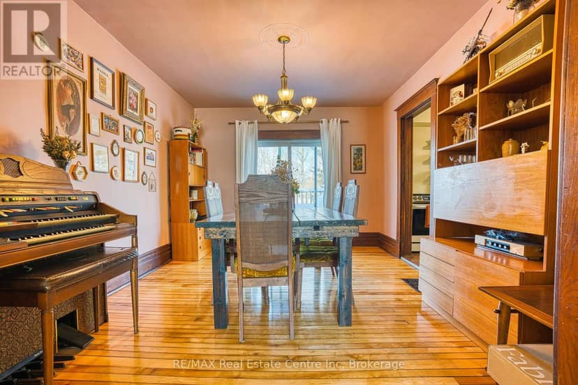 34 Wellington Street — photo 10 of 37