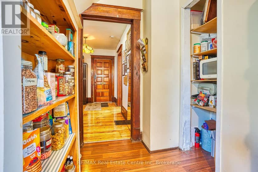 34 Wellington Street — photo 18 of 37