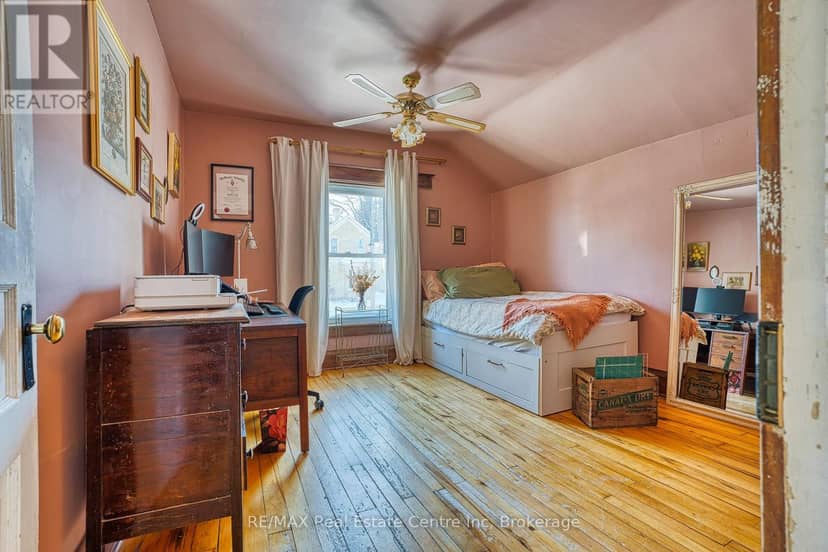 34 Wellington Street — photo 25 of 37