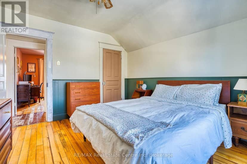 34 Wellington Street — photo 29 of 37