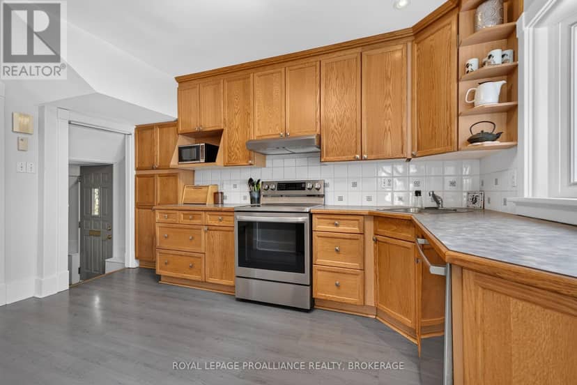 265 College Street — photo 15 of 31