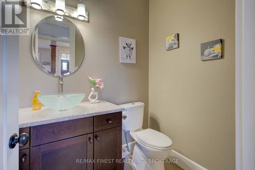 64 Tessa Boulevard — photo 14 of 40