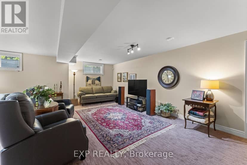 6 Creekside Drive — photo 32 of 40
