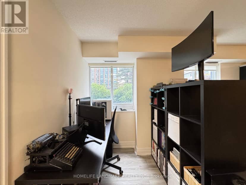 501 - 35 Balmuto Street — photo 16 of 26