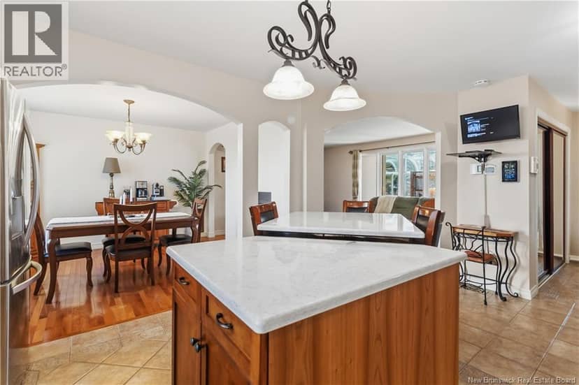 35 Firwood Crescent — photo 12 of 40