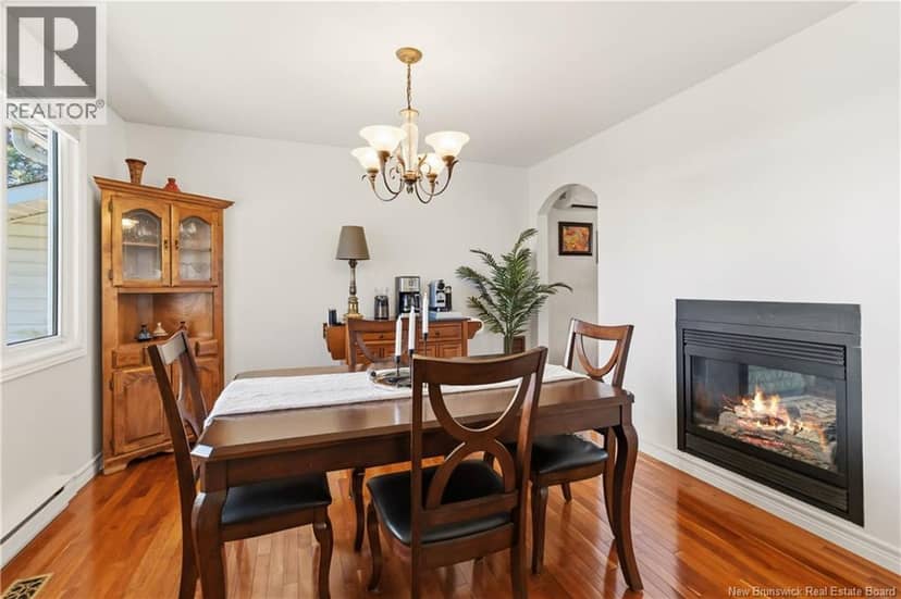 35 Firwood Crescent — photo 16 of 40