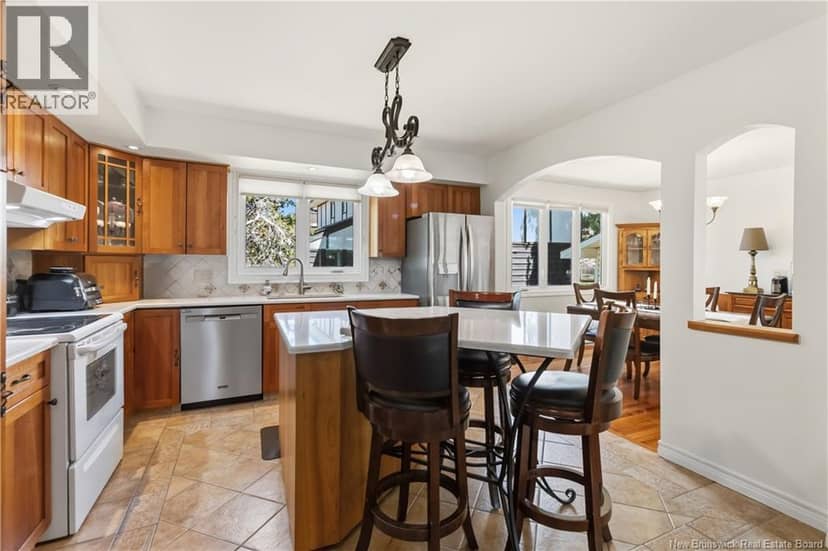 35 Firwood Crescent — photo 9 of 40