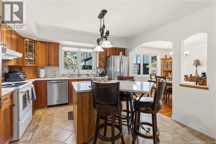 35 Firwood Crescent — photo 7 of 40