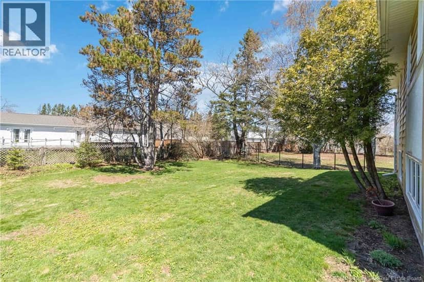 35 Firwood Crescent — photo 38 of 40