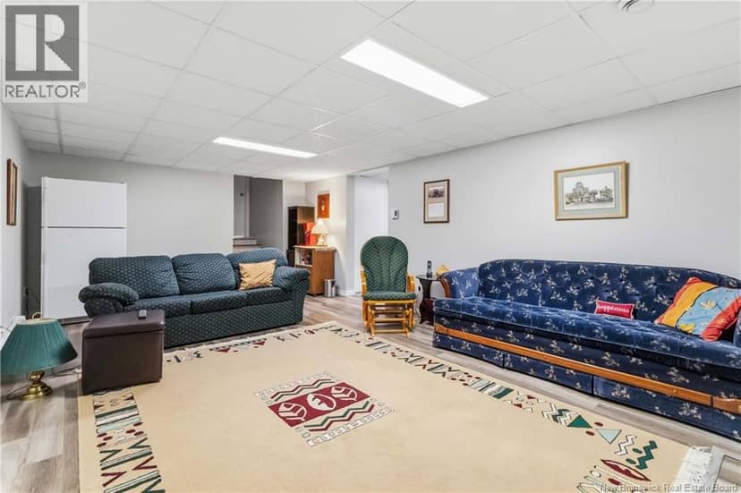 35 Firwood Crescent — photo 33 of 40