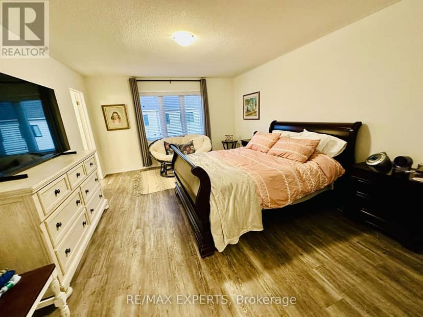 1541 Wheatcroft Drive — photo 11 of 18