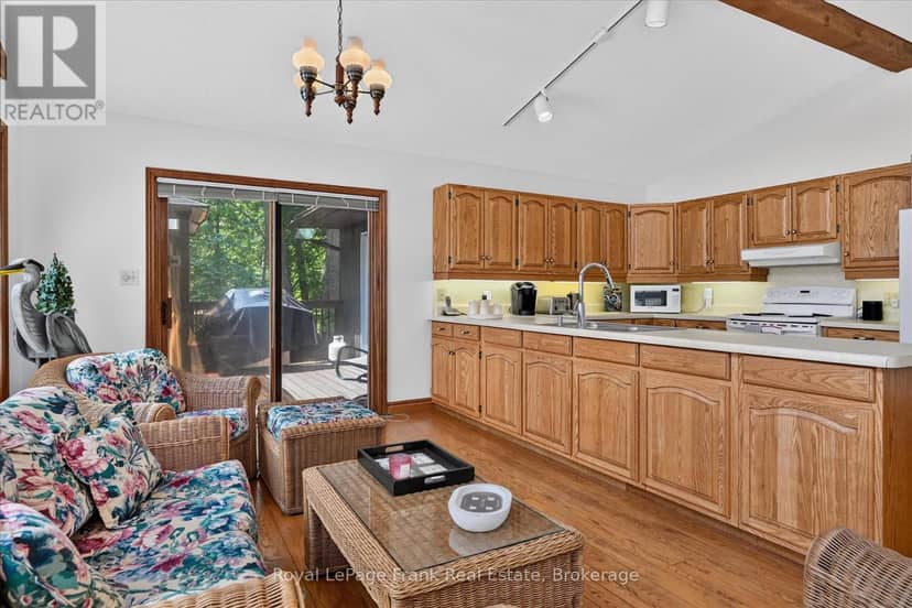 61 Napier Crescent — photo 13 of 40