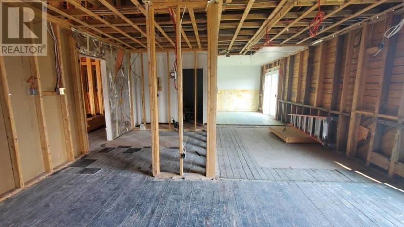 239-245 East Street — photo 18 of 34