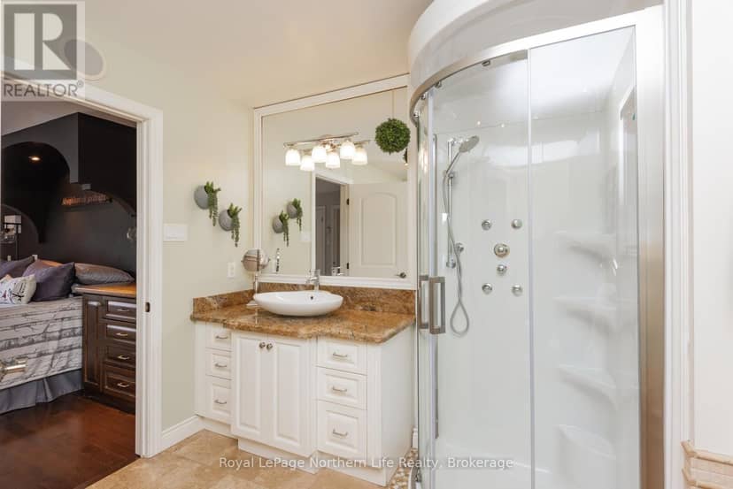 571 D Regal Road — photo 26 of 40