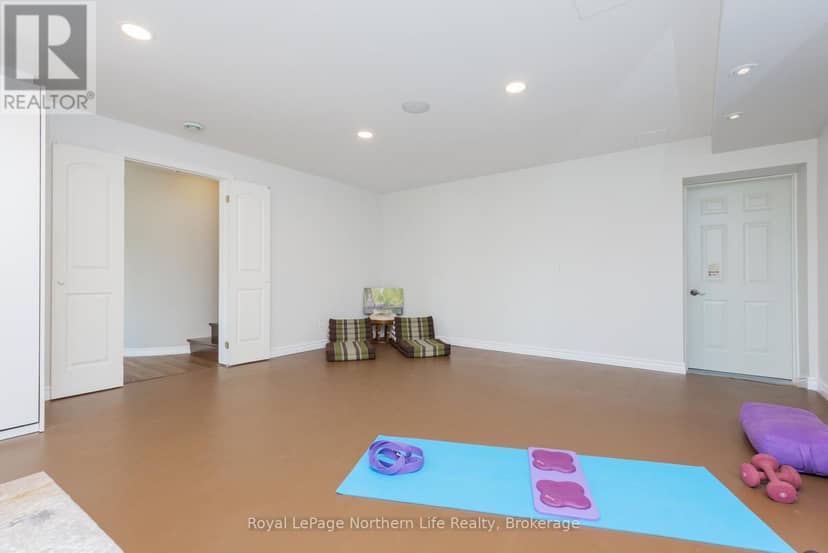 571 D Regal Road — photo 40 of 40