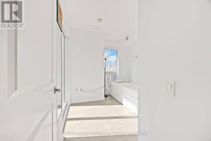 1725 - 251 Jarvis Street — photo 24 of 40