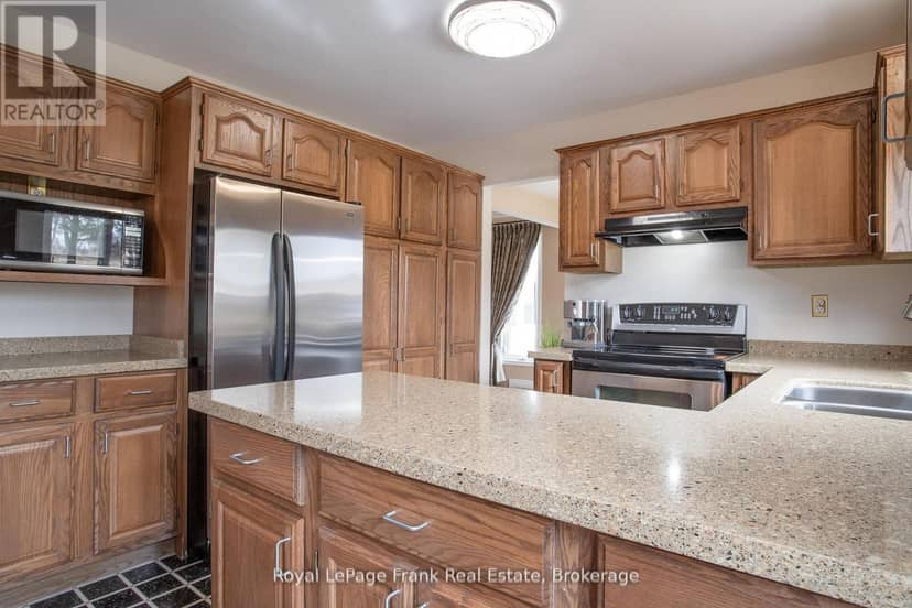 85 Ambleside Drive — photo 21 of 40