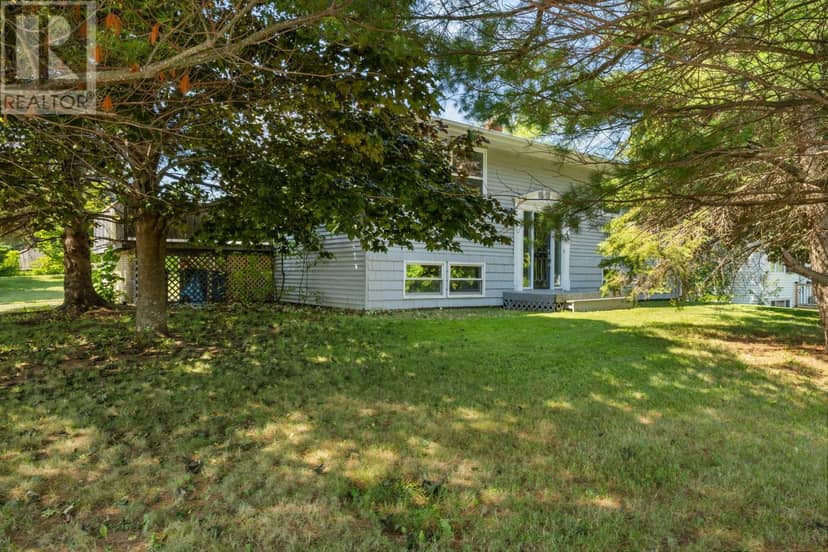 46 Westcomb Crescent — photo 35 of 40