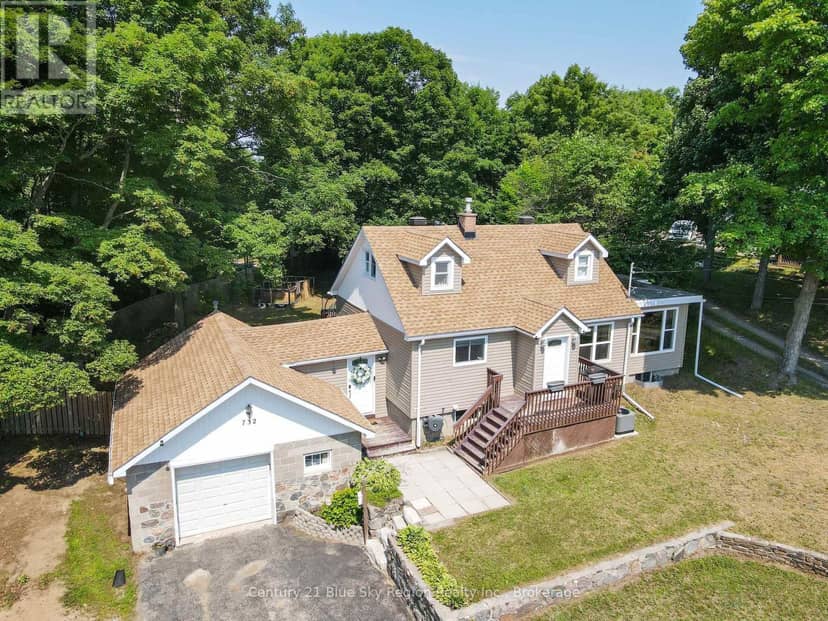 732 Airport Road, North Bay, photo 3