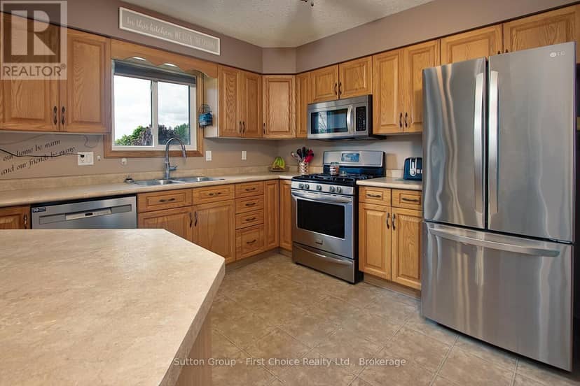 136 Napier Street — photo 11 of 40