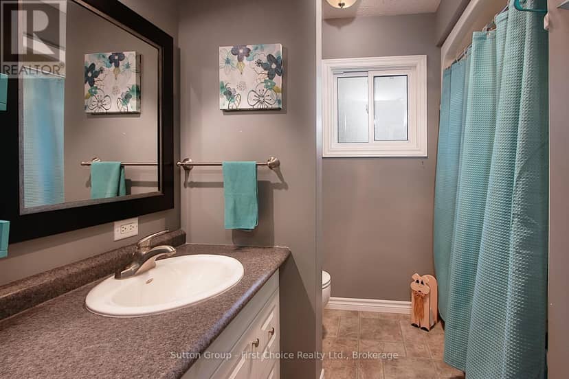 136 Napier Street — photo 23 of 40