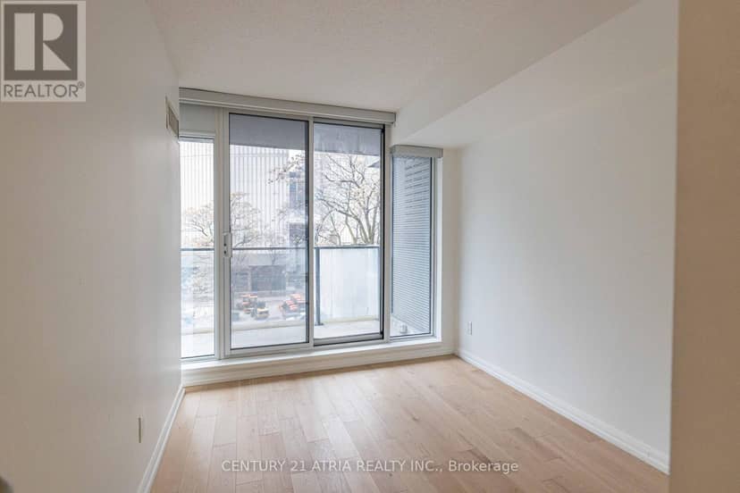 606 - 111 Elizabeth Street — photo 18 of 20
