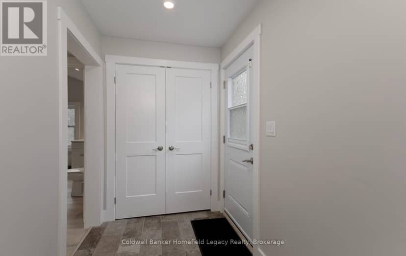 178 Thomas Street — photo 19 of 34