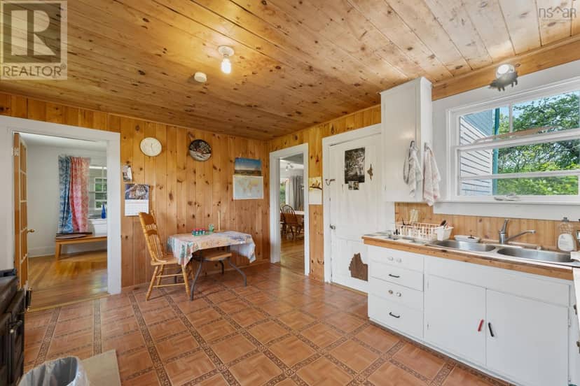 608 Grafton Road — photo 8 of 40
