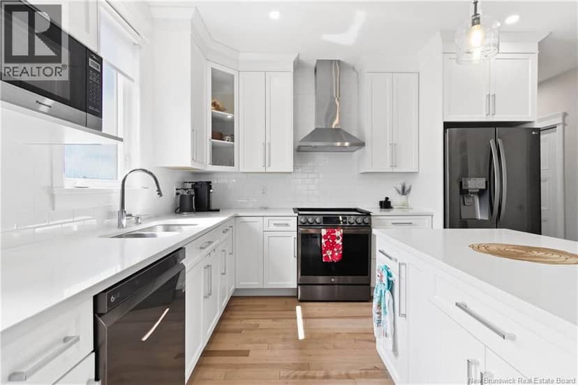 607 Royal Oaks Boulevard — photo 11 of 40
